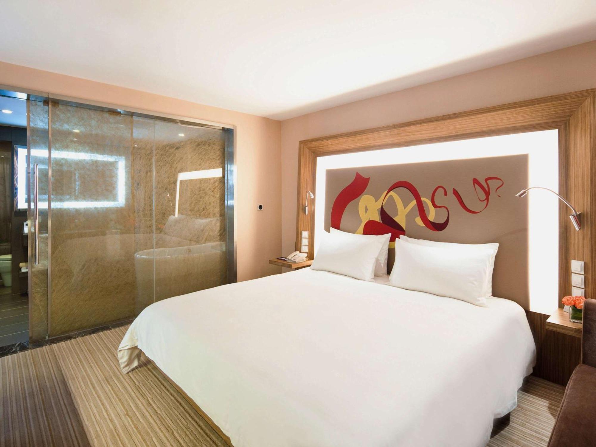 Novotel Guiyang Downtown Exterior photo